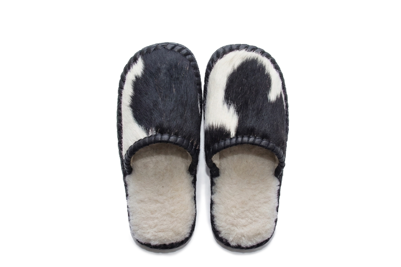 Chaussures d'intérieur Karla  — Vache Noir & Blanc 